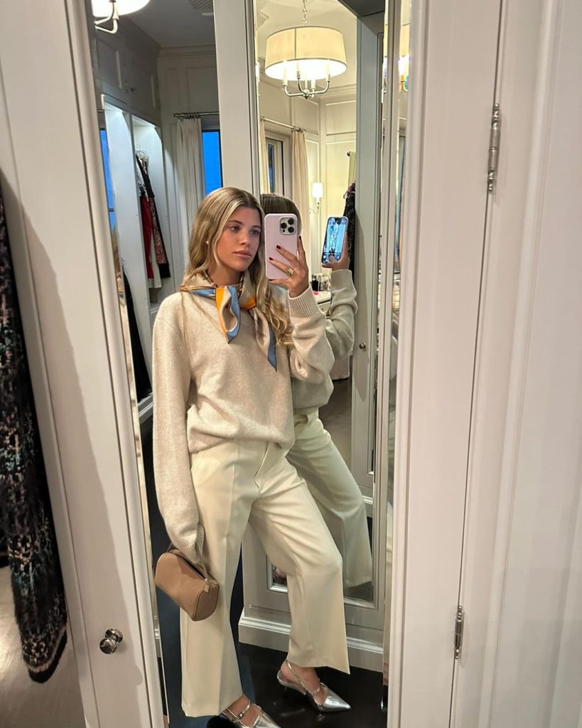 Imagen de Sofia Richie con un outfit Old Money vía Instagram